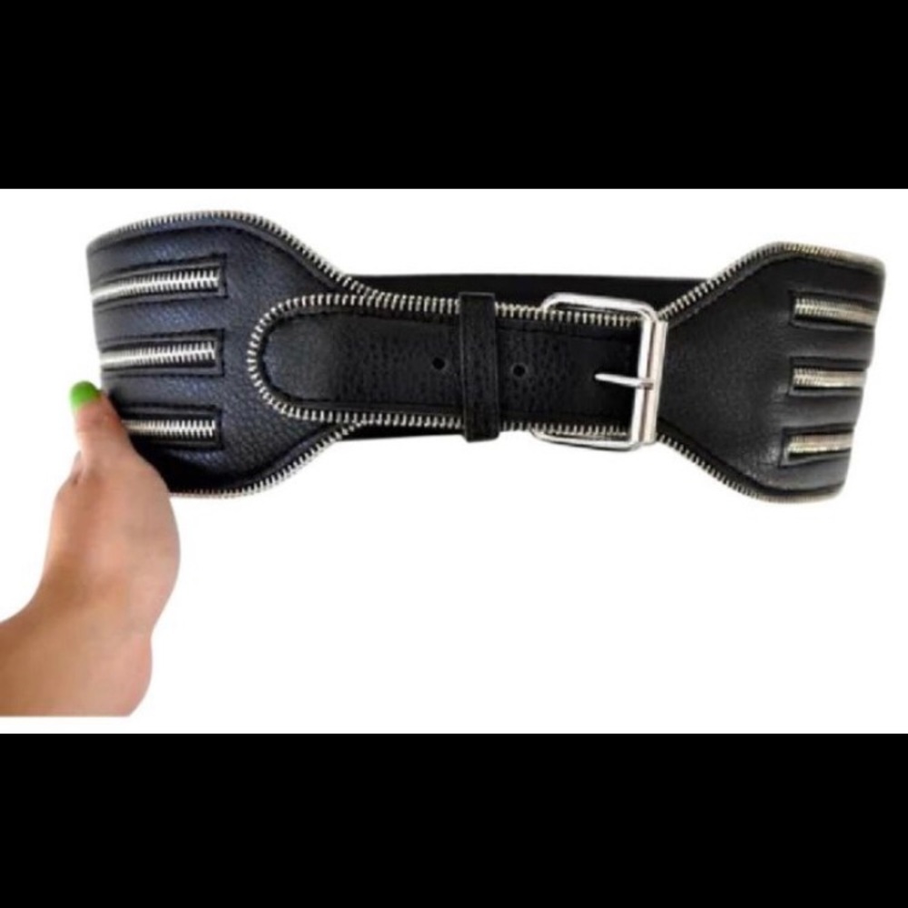 NWT Black BCBG Belt